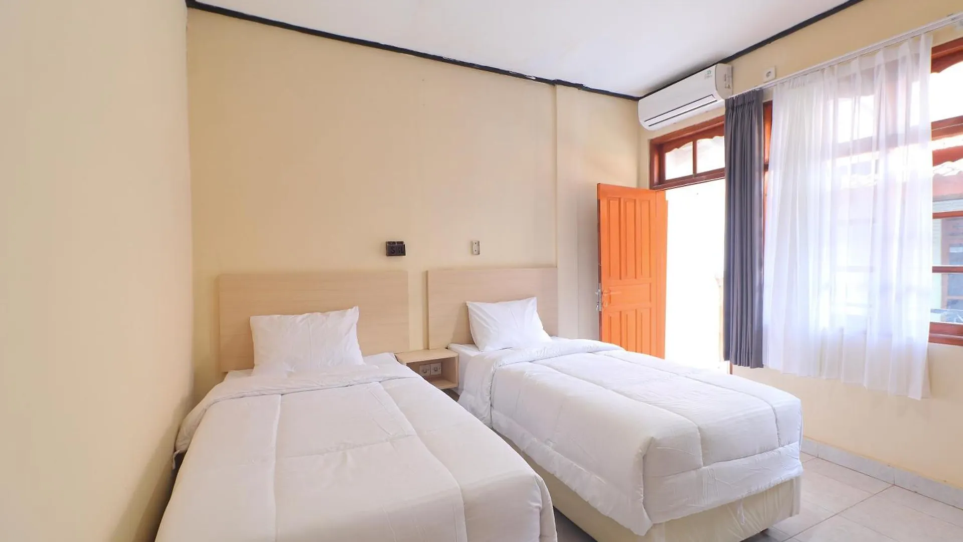 Hotel Townhouse Oak Legian Near Legian Beach Formerly Sayang Maha Merta