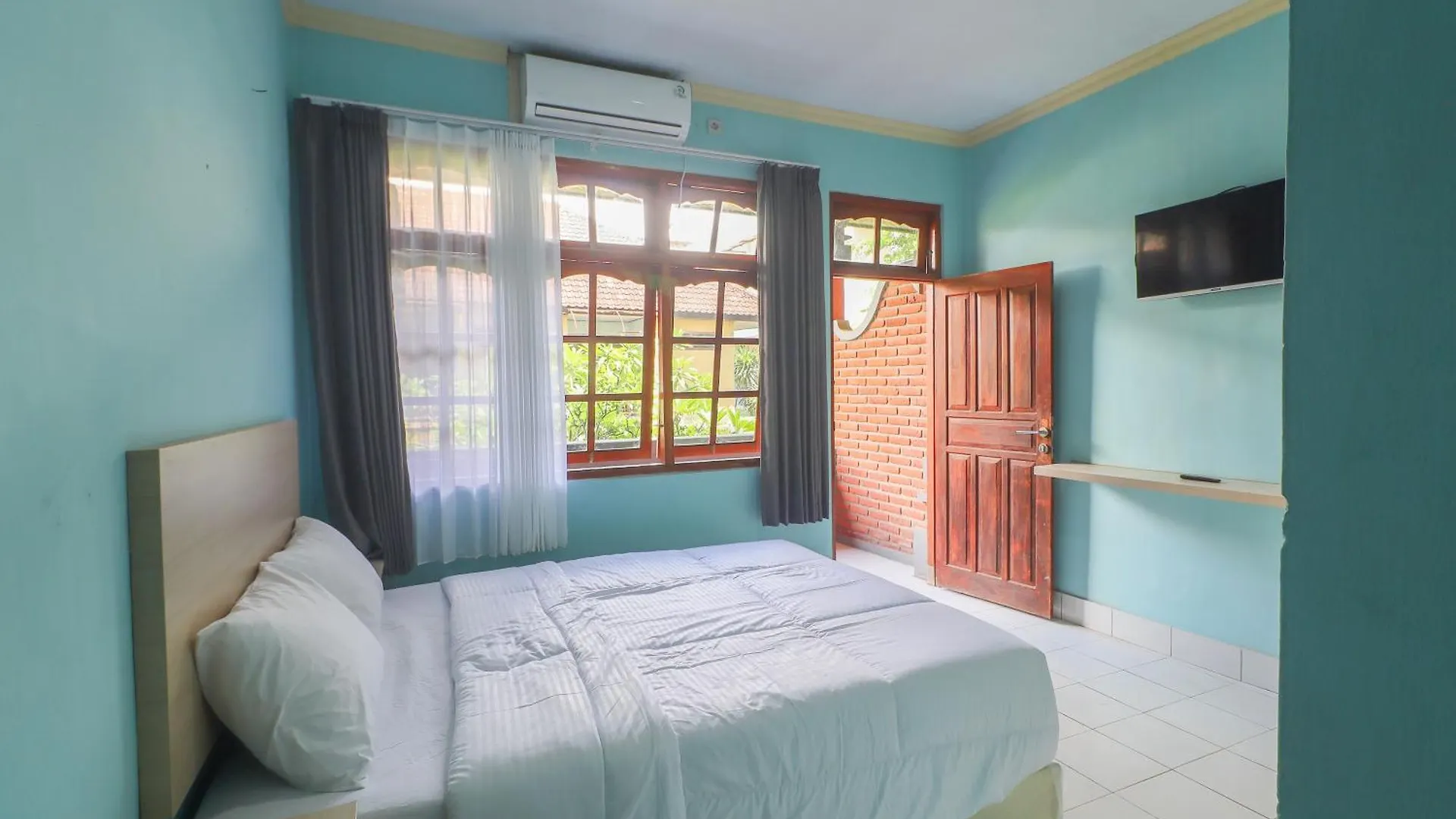 Townhouse Oak Legian Near Legian Beach Formerly Sayang Maha Merta Hotel Legian (Bali)