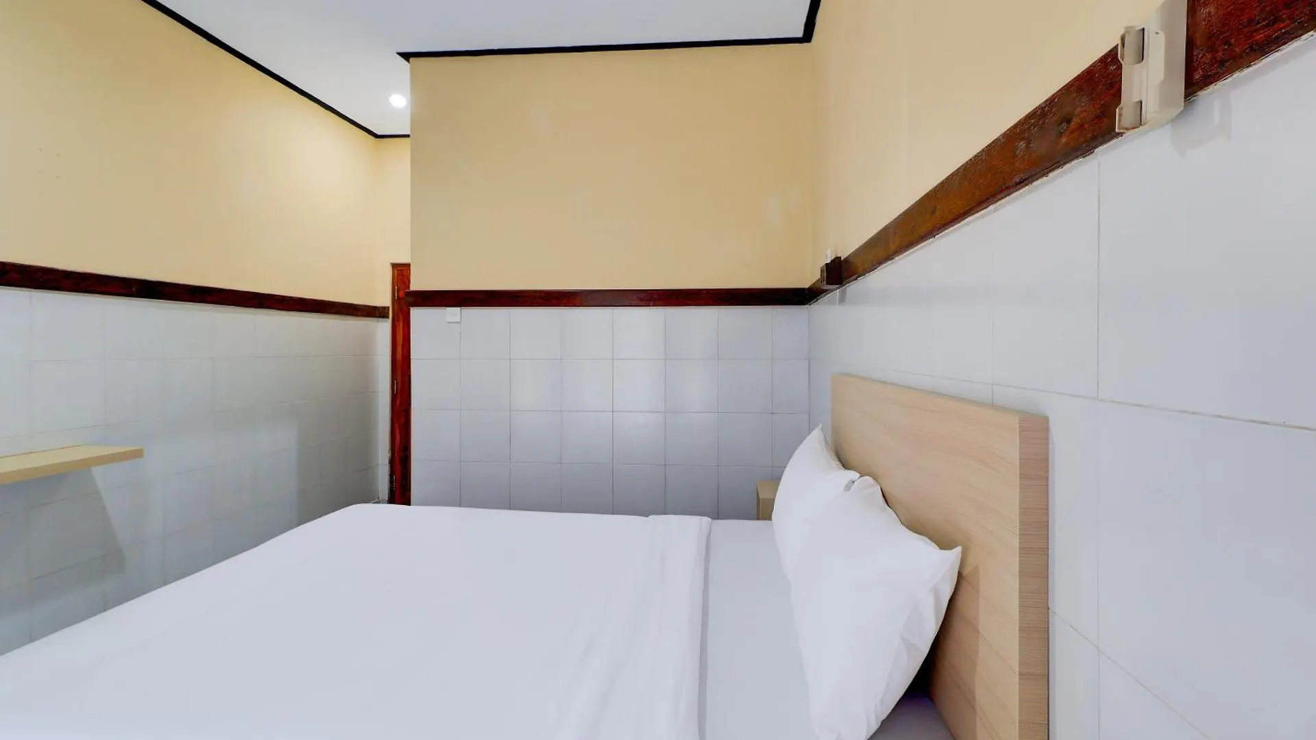 Townhouse Oak Legian Near Legian Beach Formerly Sayang Maha Merta