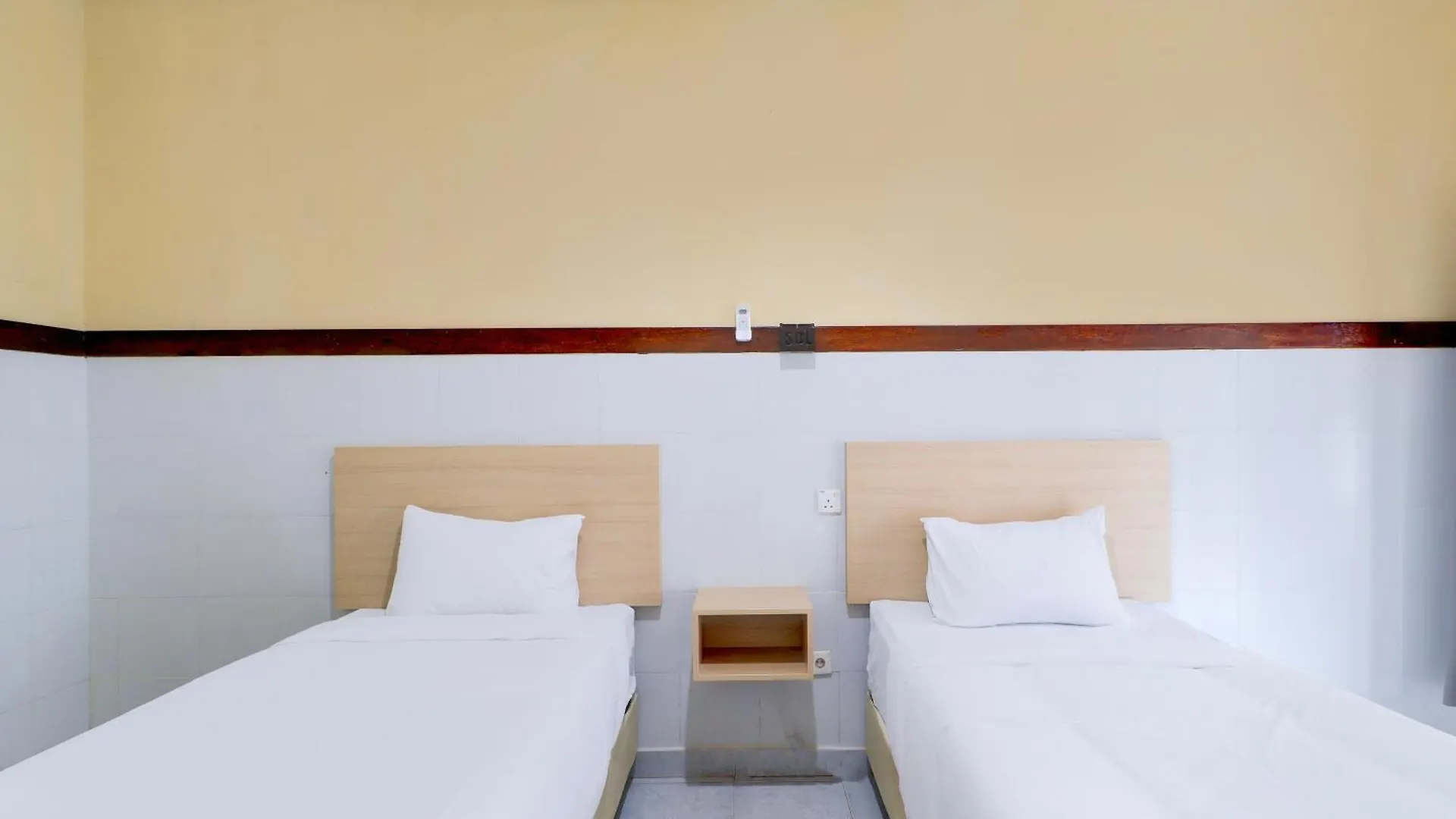 Townhouse Oak Legian Near Legian Beach Formerly Sayang Maha Merta Legian (Bali)