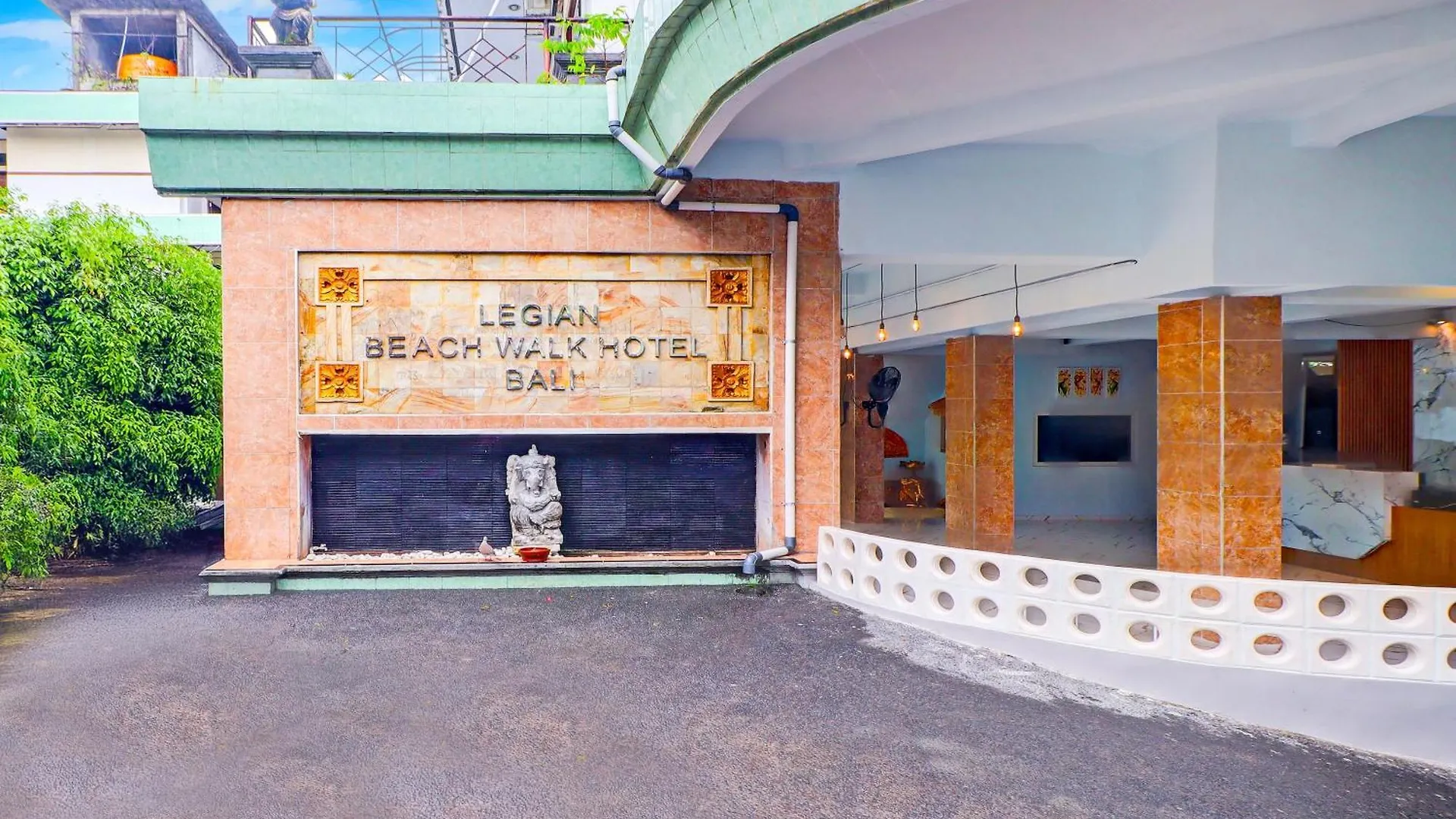 ** Hotel Townhouse Oak Legian Near Legian Beach Formerly Sayang Maha Merta Indonesia