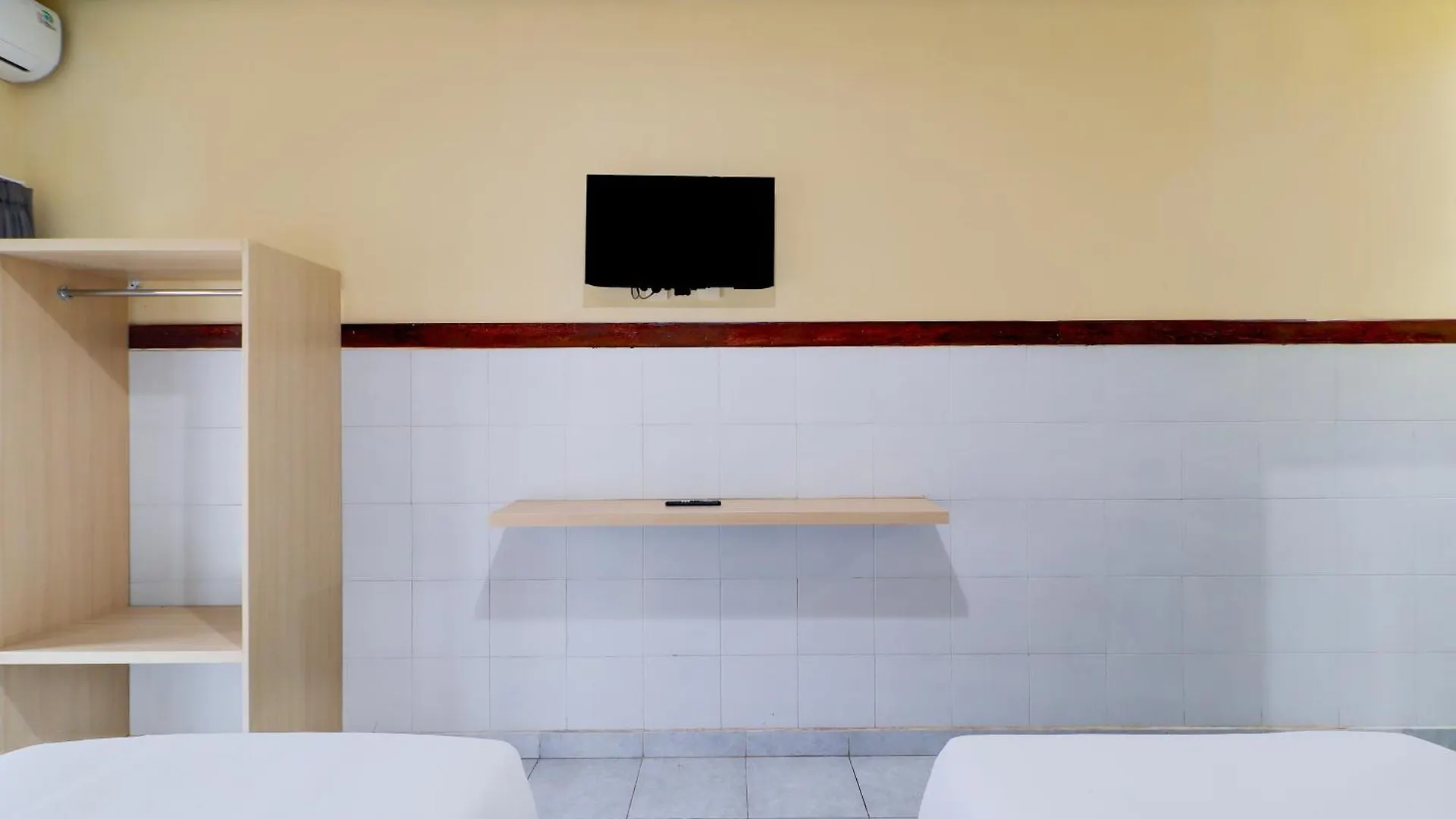 Hotel Townhouse Oak Legian Near Legian Beach Formerly Sayang Maha Merta