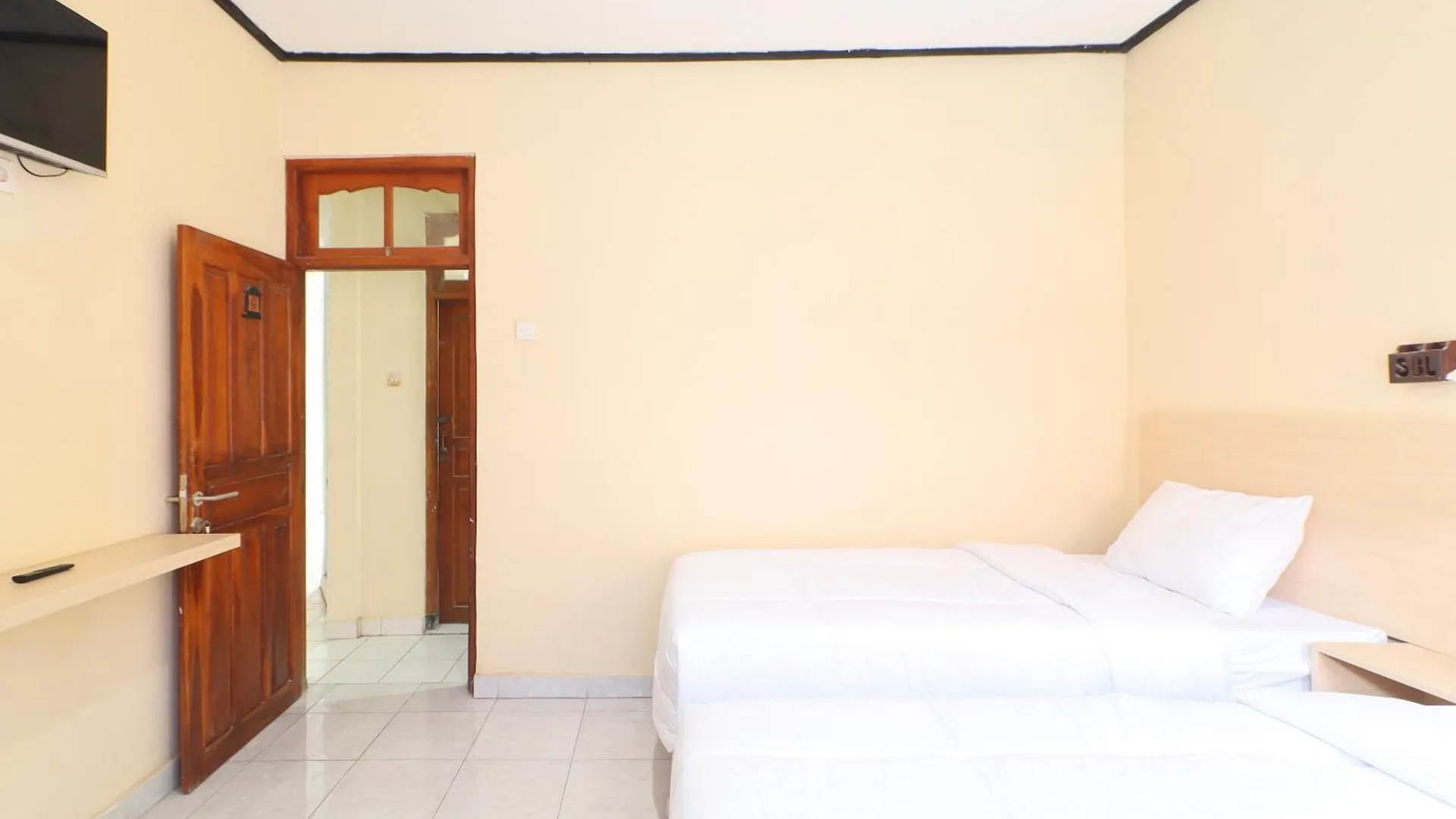 Townhouse Oak Legian Near Legian Beach Formerly Sayang Maha Merta 2*, Legian (Bali)