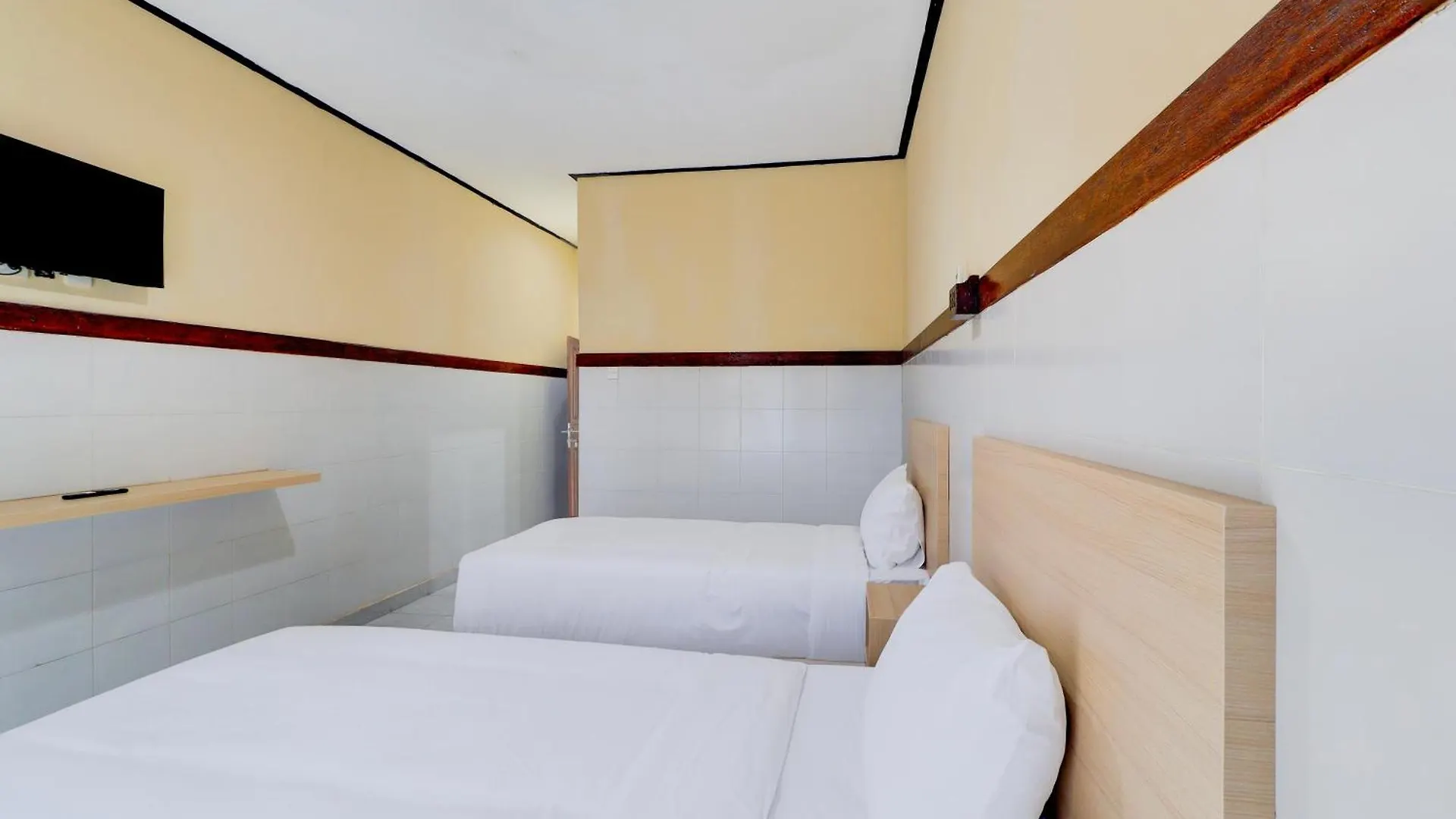 Townhouse Oak Legian Near Legian Beach Formerly Sayang Maha Merta