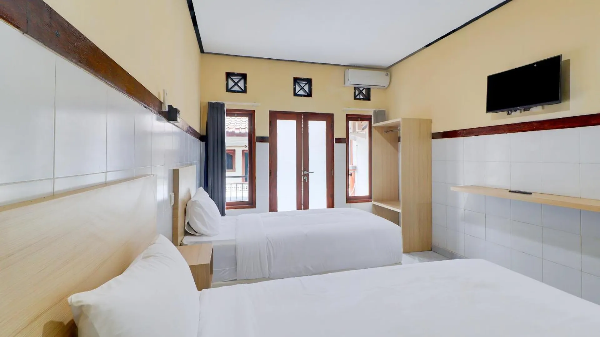 Hotel Townhouse Oak Legian Near Legian Beach Formerly Sayang Maha Merta