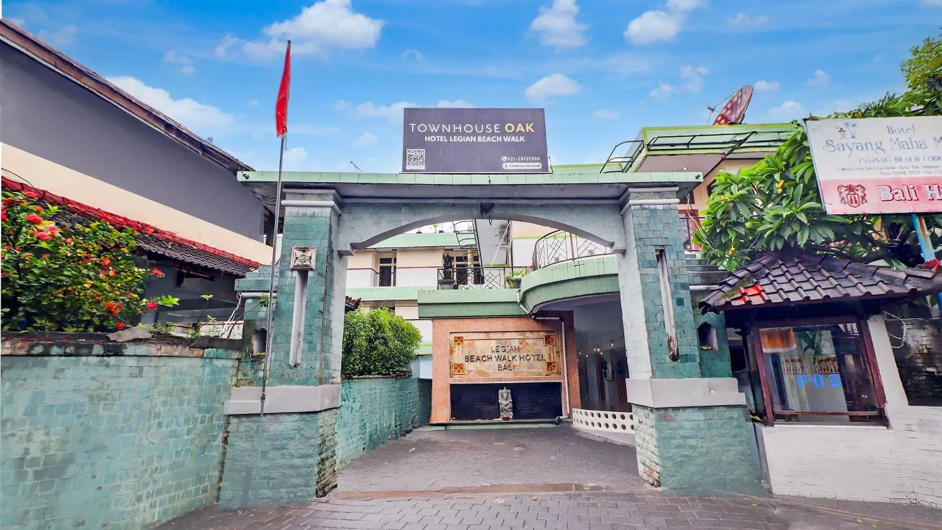 Townhouse Oak Legian Near Legian Beach Formerly Sayang Maha Merta Hotel